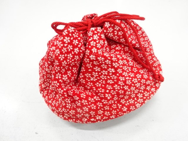 縮緬地　桜模様　竹籠巾着